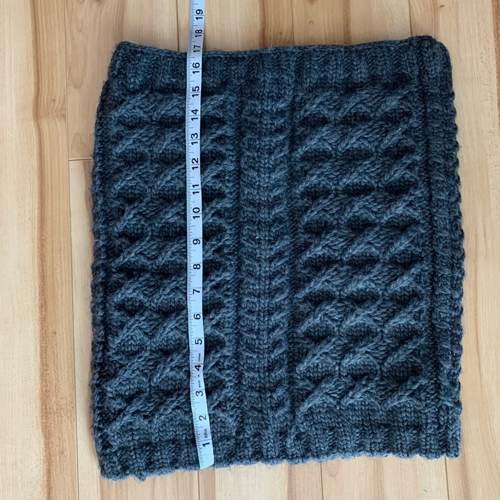 Gap Infinity Scarf - Picture 5 of 5